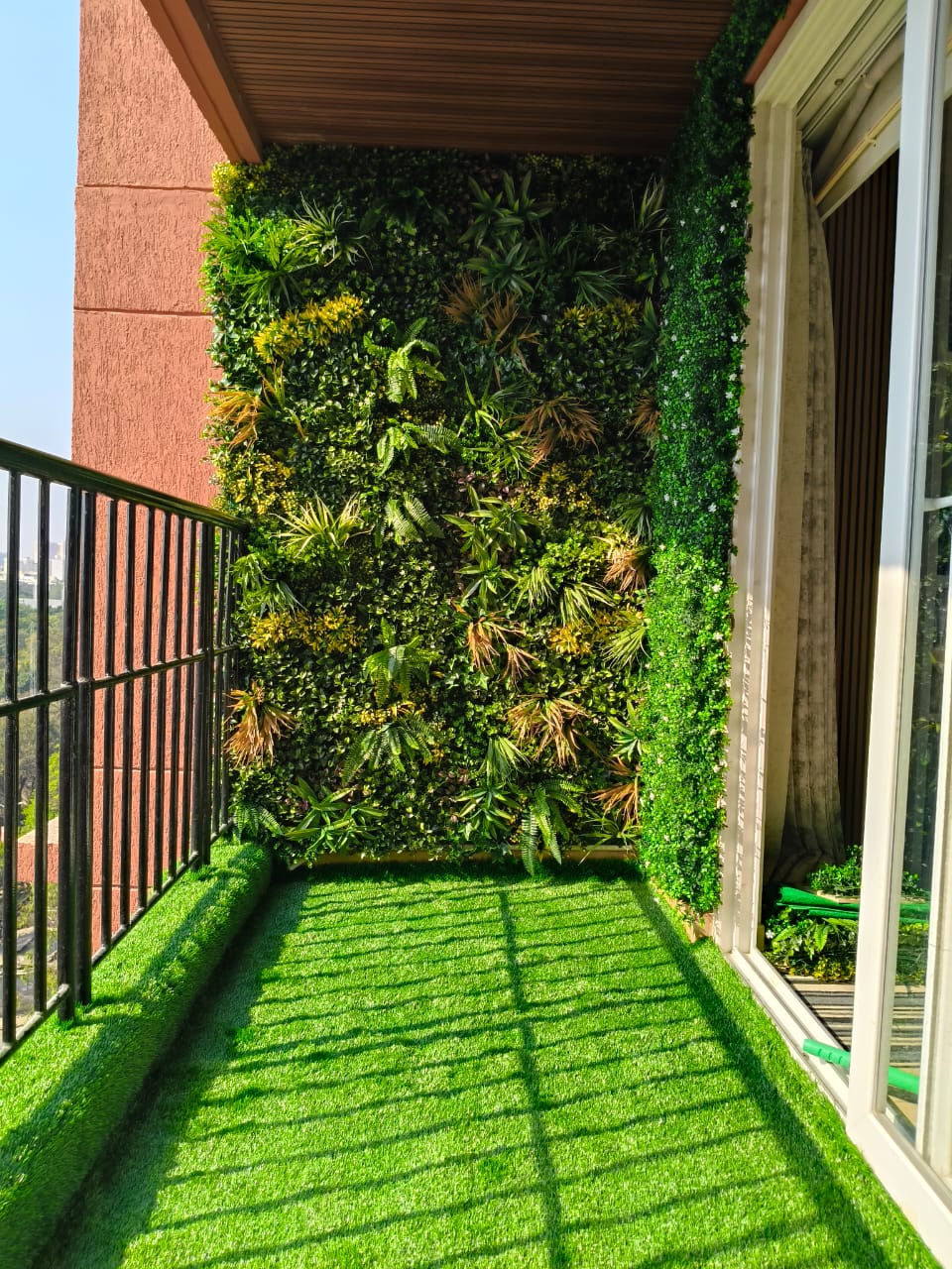 UV-Protected Artificial Green Wall with Fade-Resistant Foliage for Home Decor | Green Divine